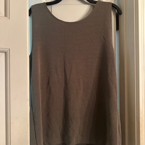 Gray Shell Top from Easywear by Chico's, Size 2 or L, Great Condition!!! - Picture 2 of 2